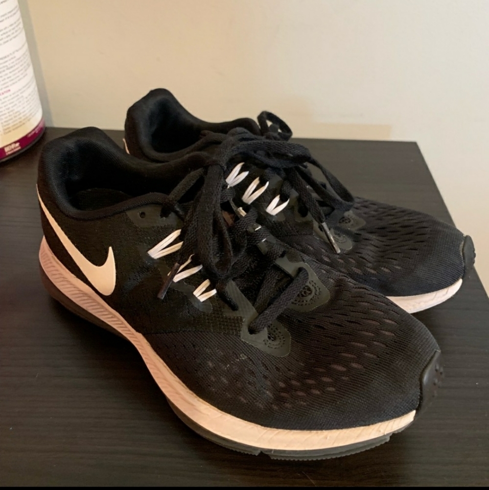 Nike shoes used Size 7